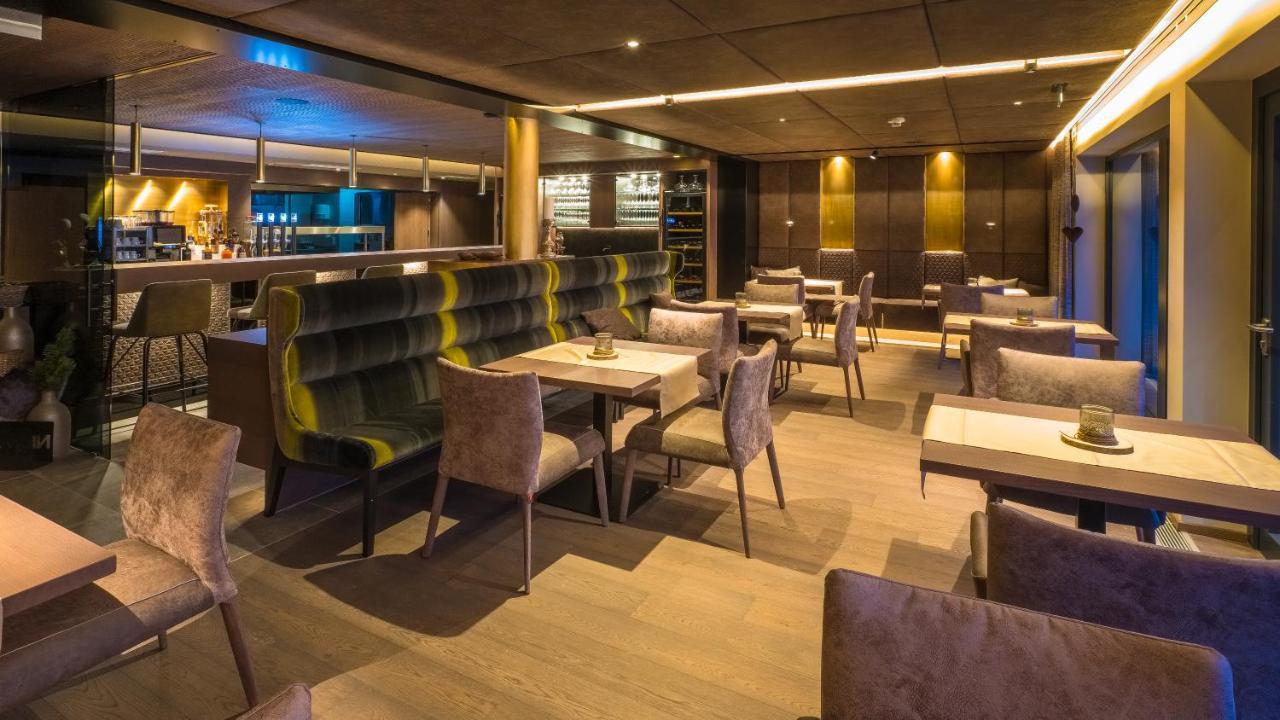 Vier Studios & Restaurant Längenfeld Esterno foto