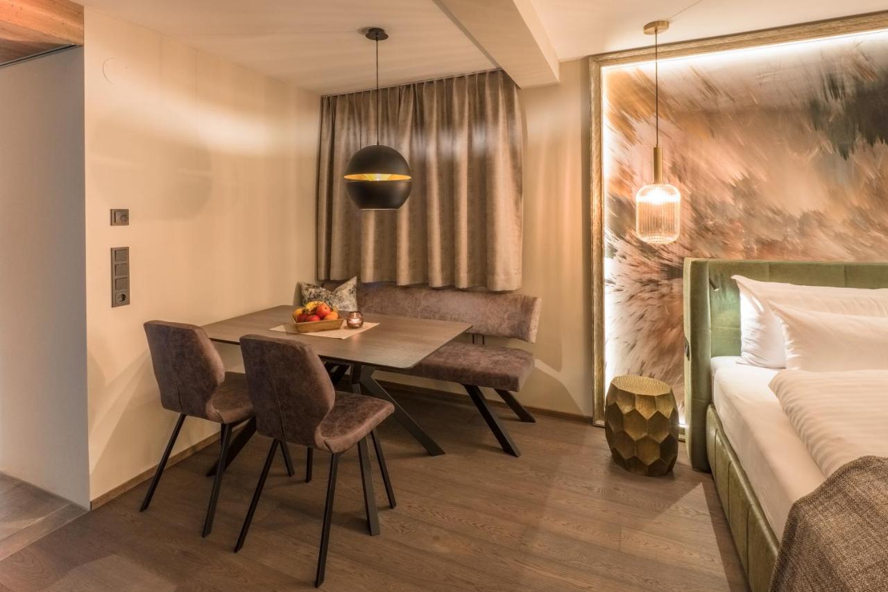 Vier Studios & Restaurant Längenfeld Esterno foto