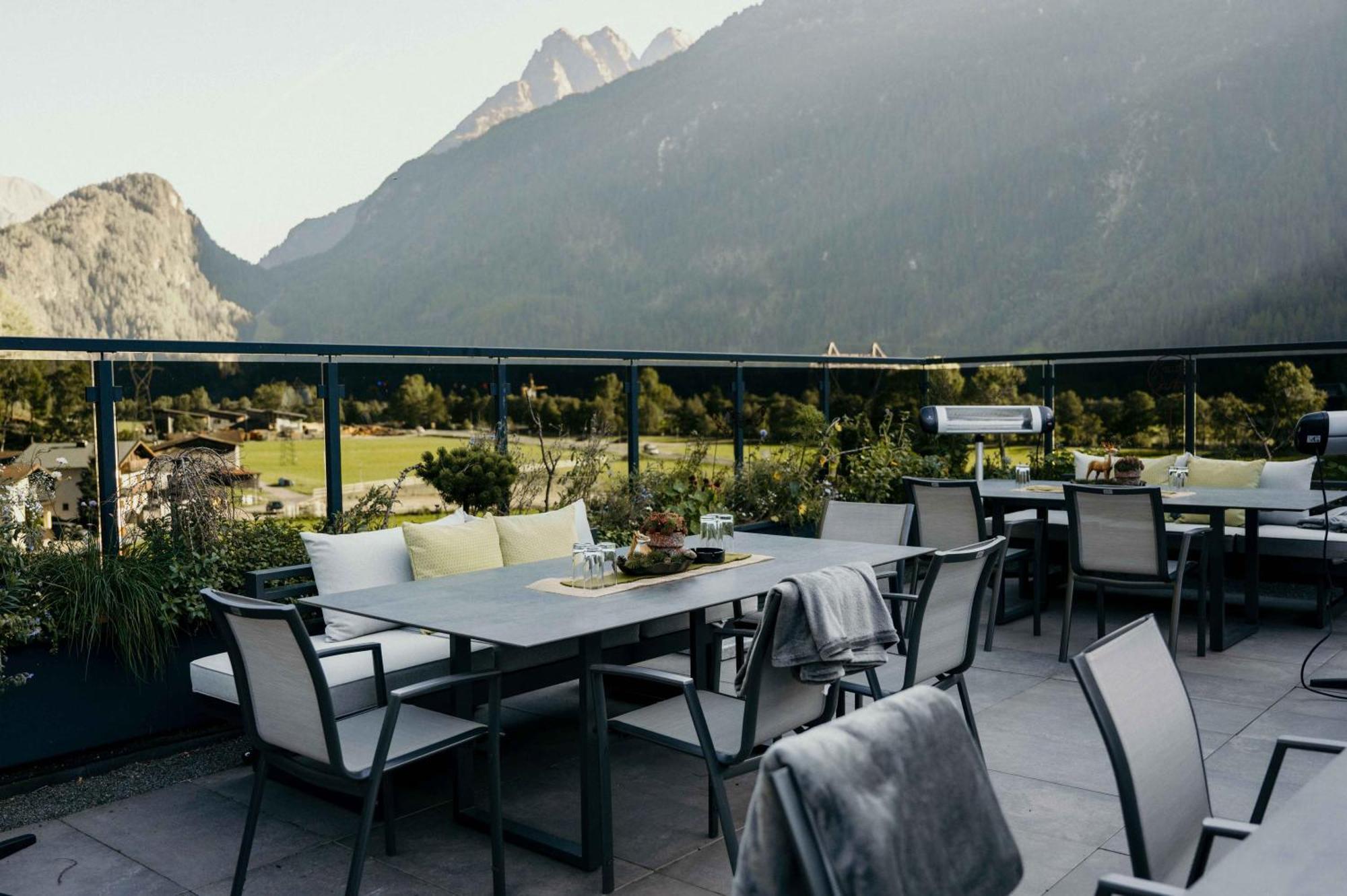 Vier Studios & Restaurant Längenfeld Esterno foto